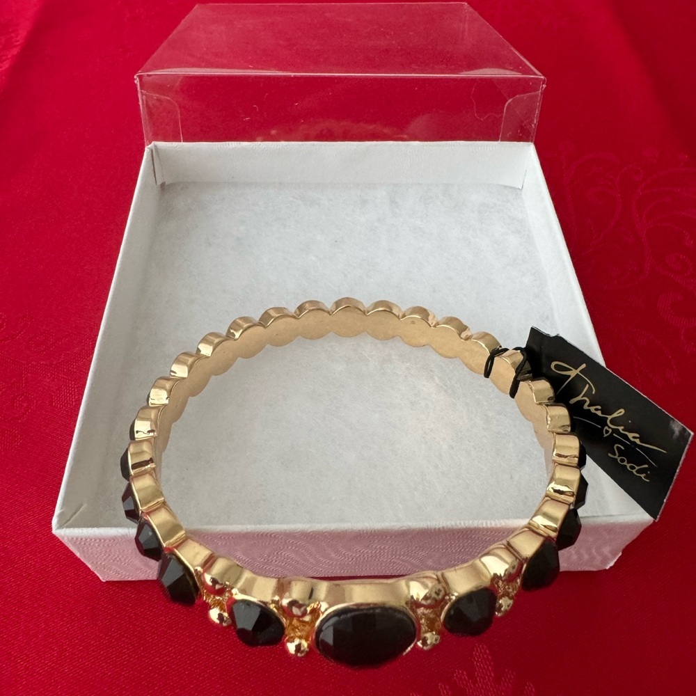 NEW Thalia Sodi Bracelet. Black and Gold, ELEGANT! $20.00